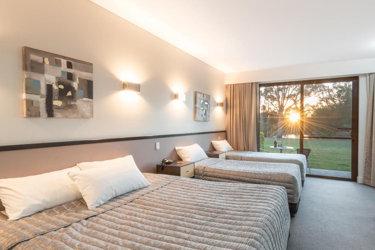 Macquarie 4 Star Motel Warners Bay Exterior photo