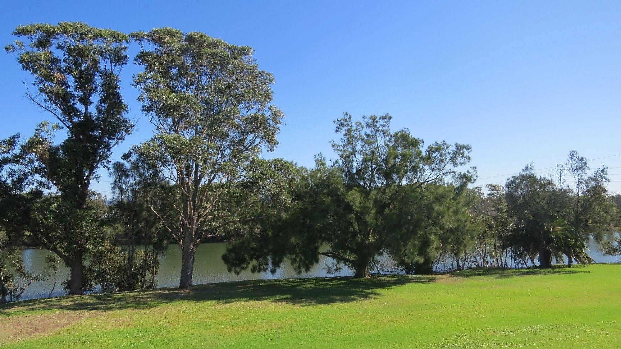 Macquarie 4 Star Motel Warners Bay Exterior photo